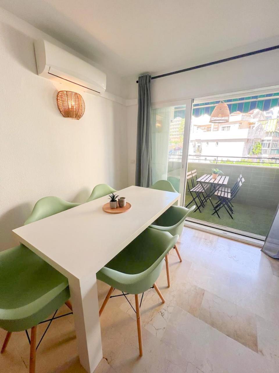 Large & Cozy Centrally Apartment Torremolinos Eksteriør billede