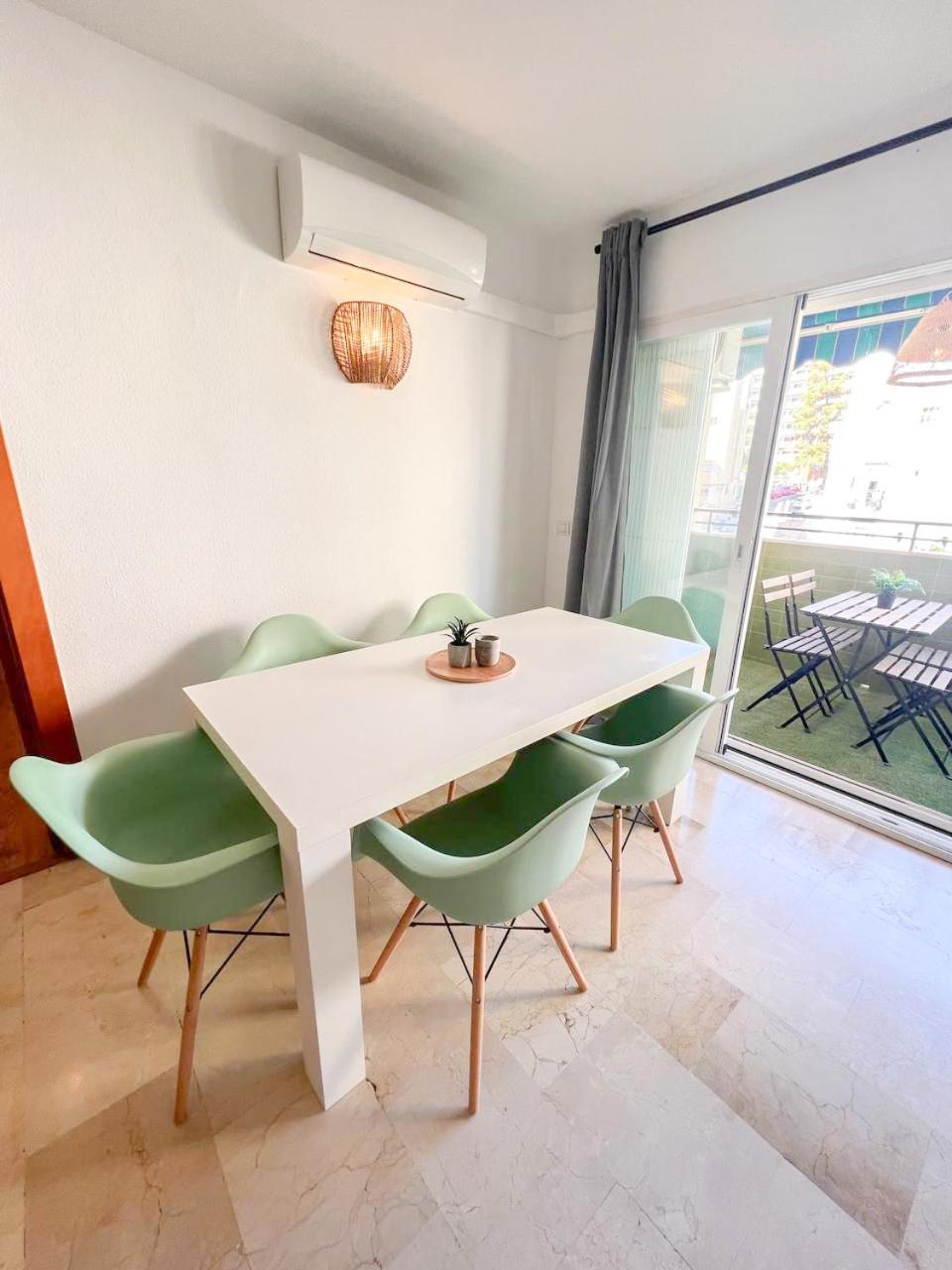 Large & Cozy Centrally Apartment Torremolinos Eksteriør billede