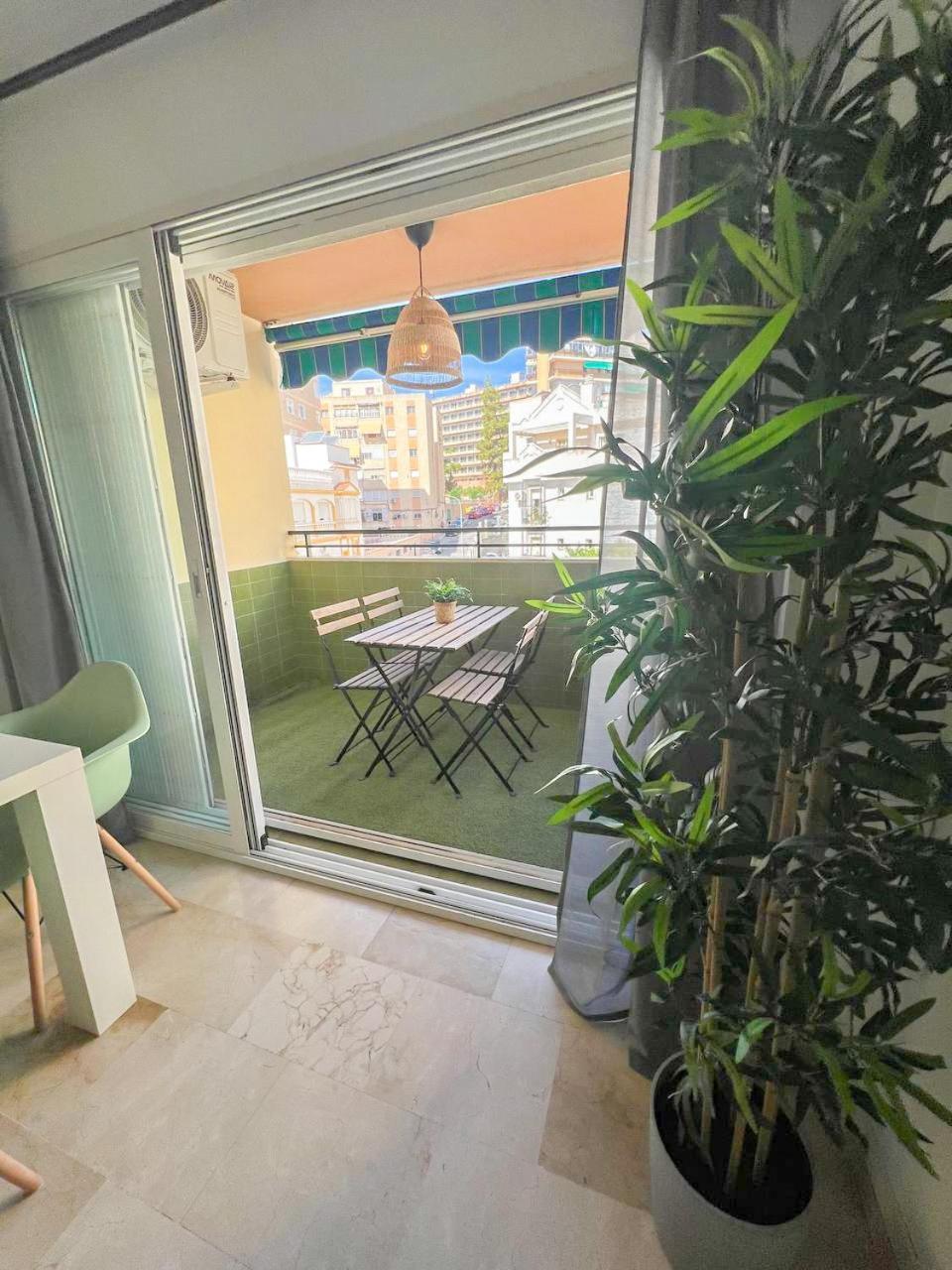 Large & Cozy Centrally Apartment Torremolinos Eksteriør billede