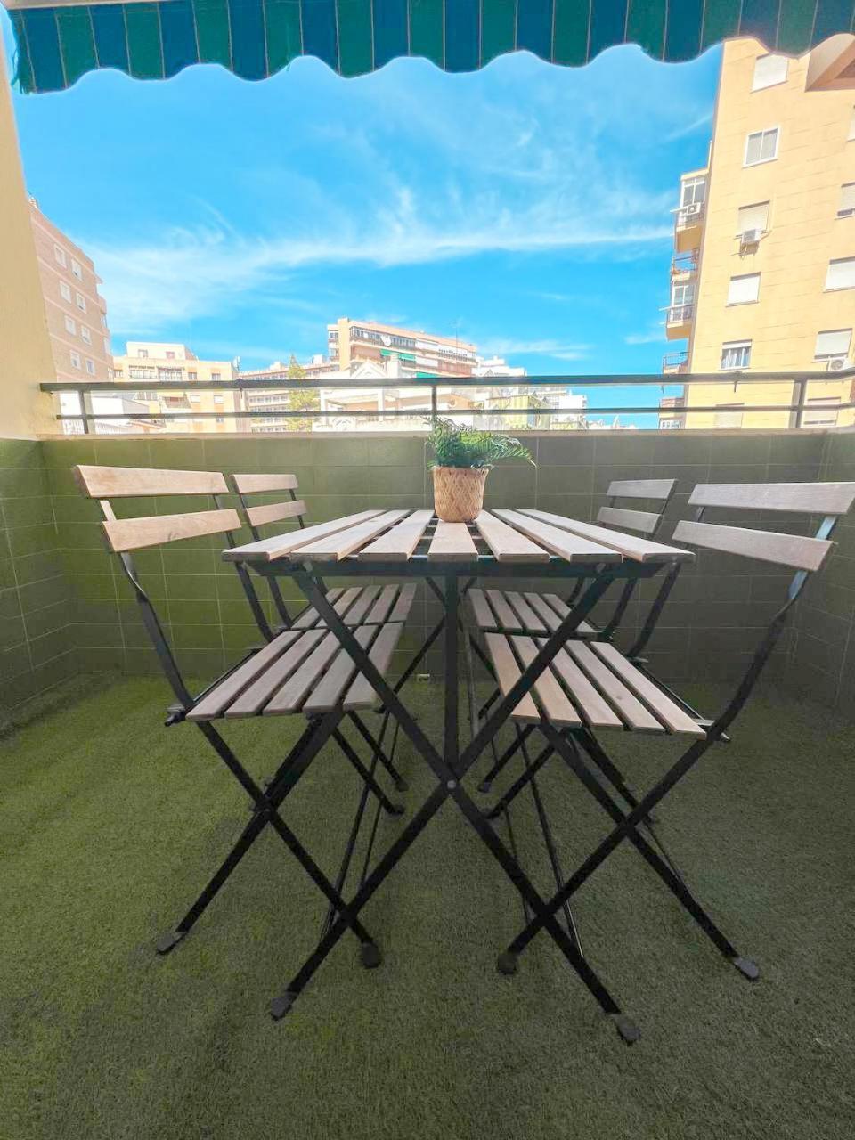 Large & Cozy Centrally Apartment Torremolinos Eksteriør billede